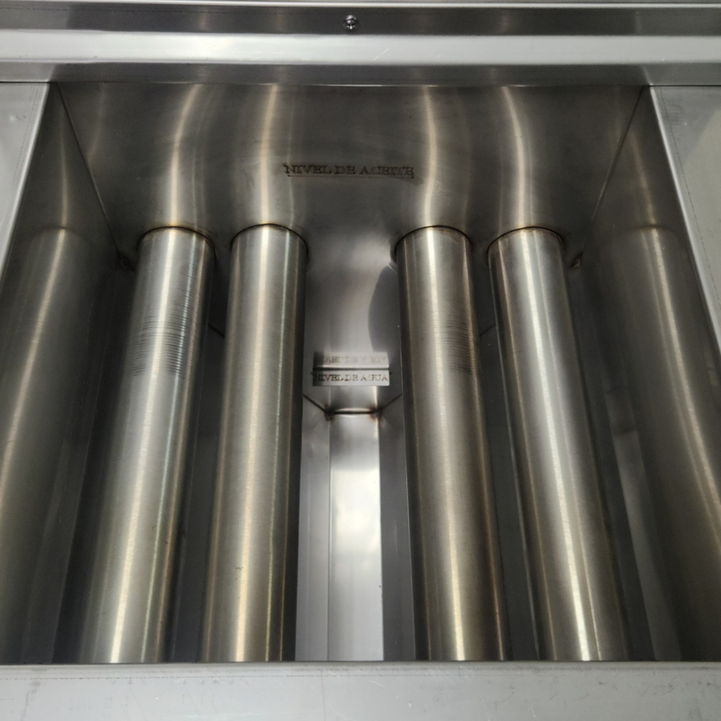 GAS FRYER FOR 35 LTS OF OIL OR 30 LTS OF OIL AND 5 LTS OF WATER APPROX.
