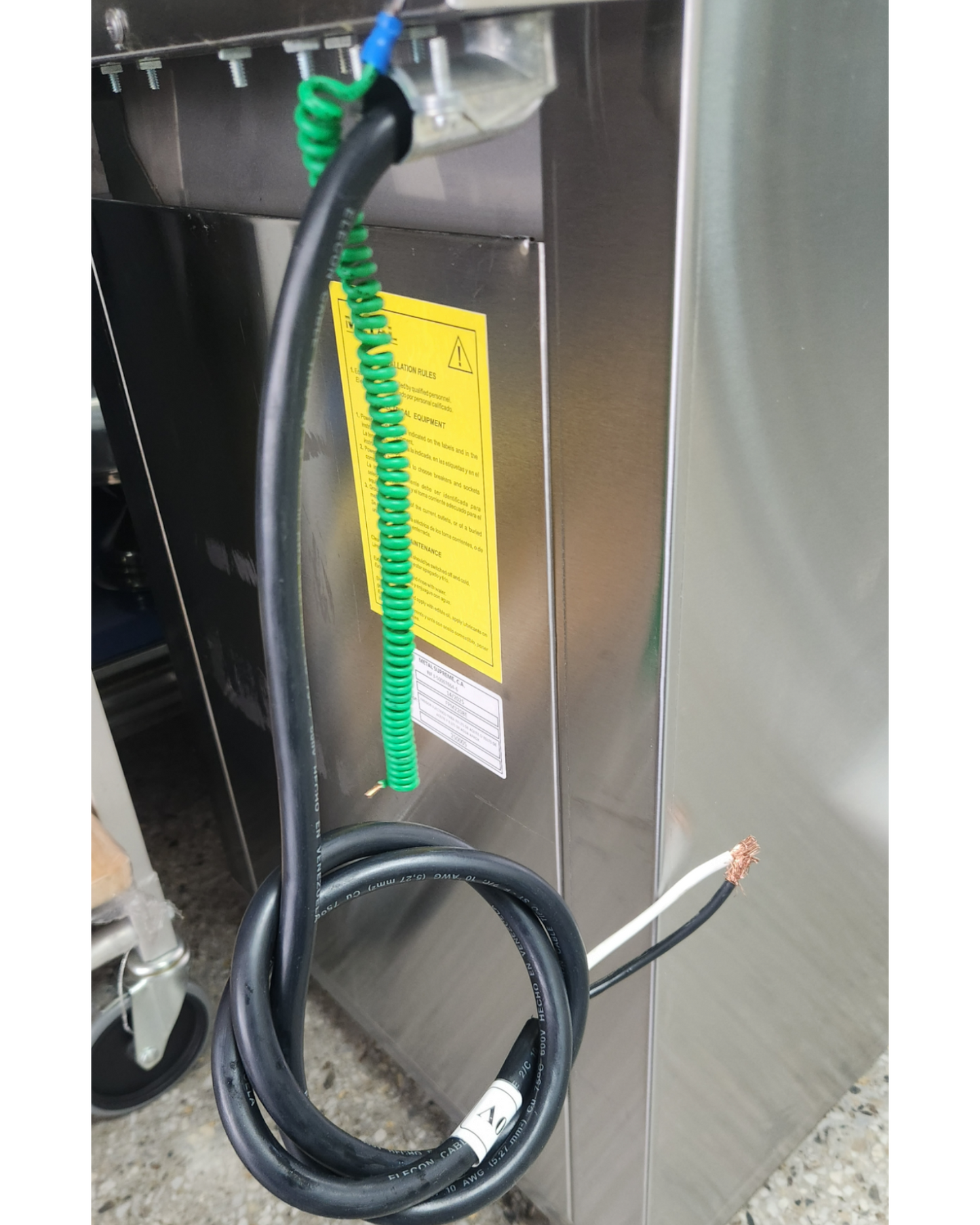 ELECTRIC FRYER FOR 33 LTS OF OIL OR 30 LTS OF OIL AND 3 LTS OF WATER APPROX.